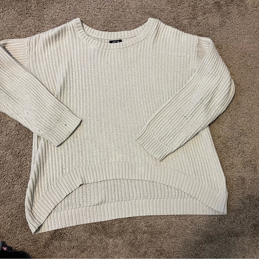 Apt 9 high-low sweater size L